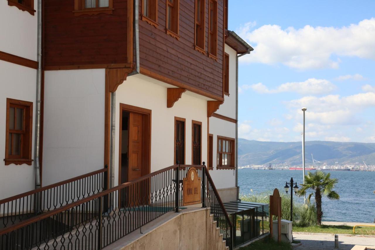 Yali Konak Butik Otel Golcuk Exterior photo